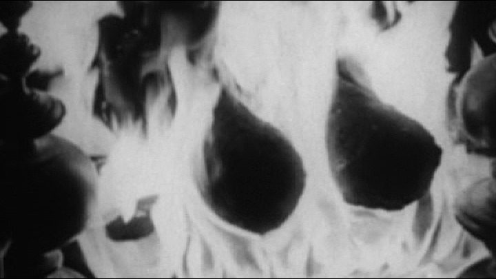 Kinokuniya Company (frame 71292) / Synapse Films (frame 57079) Kinokuniya Company (frame 71292) / Synapse Films (frame 57079)