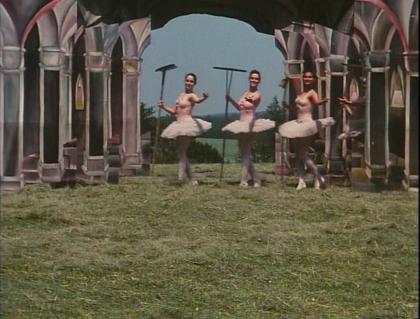 Columbia Video (frame 104035)